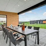 4 Bedroom Awesome In *