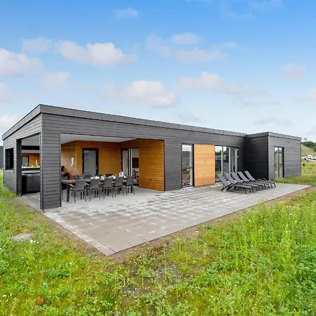 4 Bedroom Awesome In Løgstrup