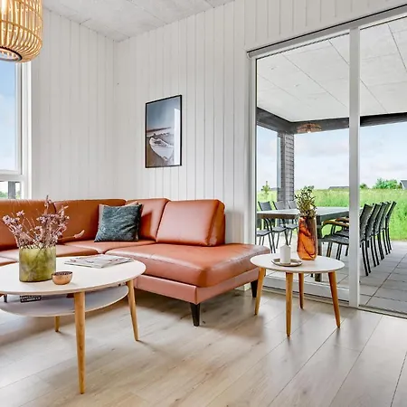 Prázdninový dům 4 Bedroom Awesome In Løgstrup