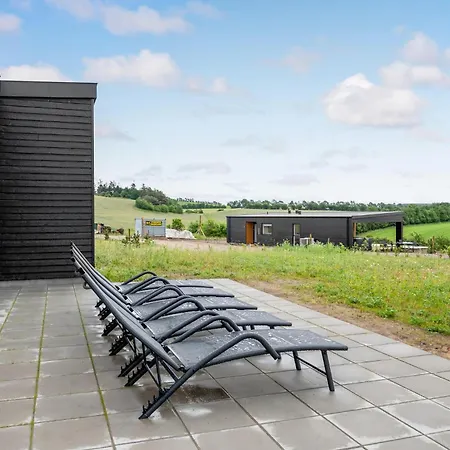 度假居 4 Bedroom Awesome In Løgstrup